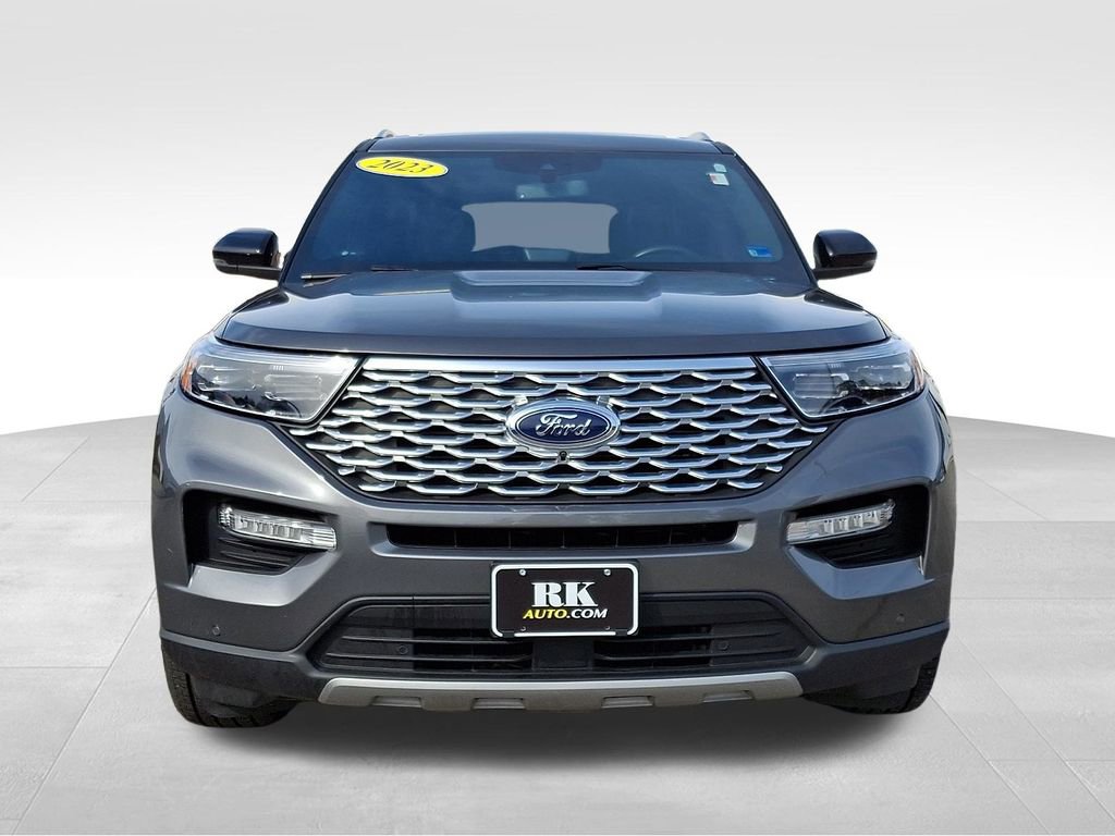 Used 2023 Ford Explorer Platinum w/ Technology Package image 2