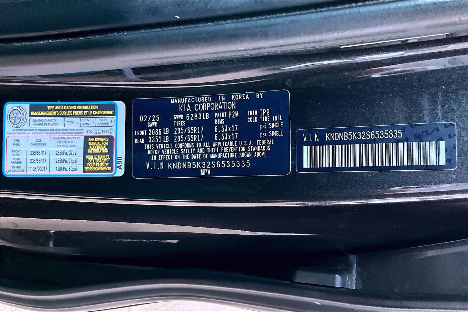Used 2025 Kia Carnival FWD image 34