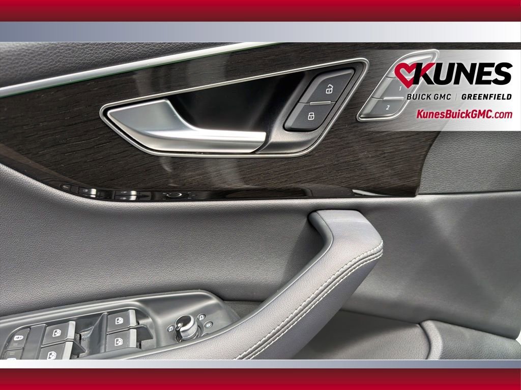 Used 2025 Audi Q7 3.0T Premium Plus image 19