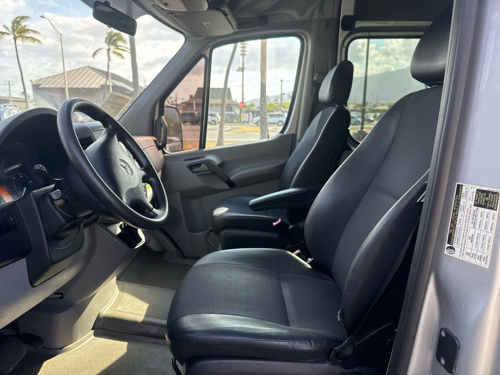 Used 2017 Mercedes-Benz Sprinter 2500 image 15