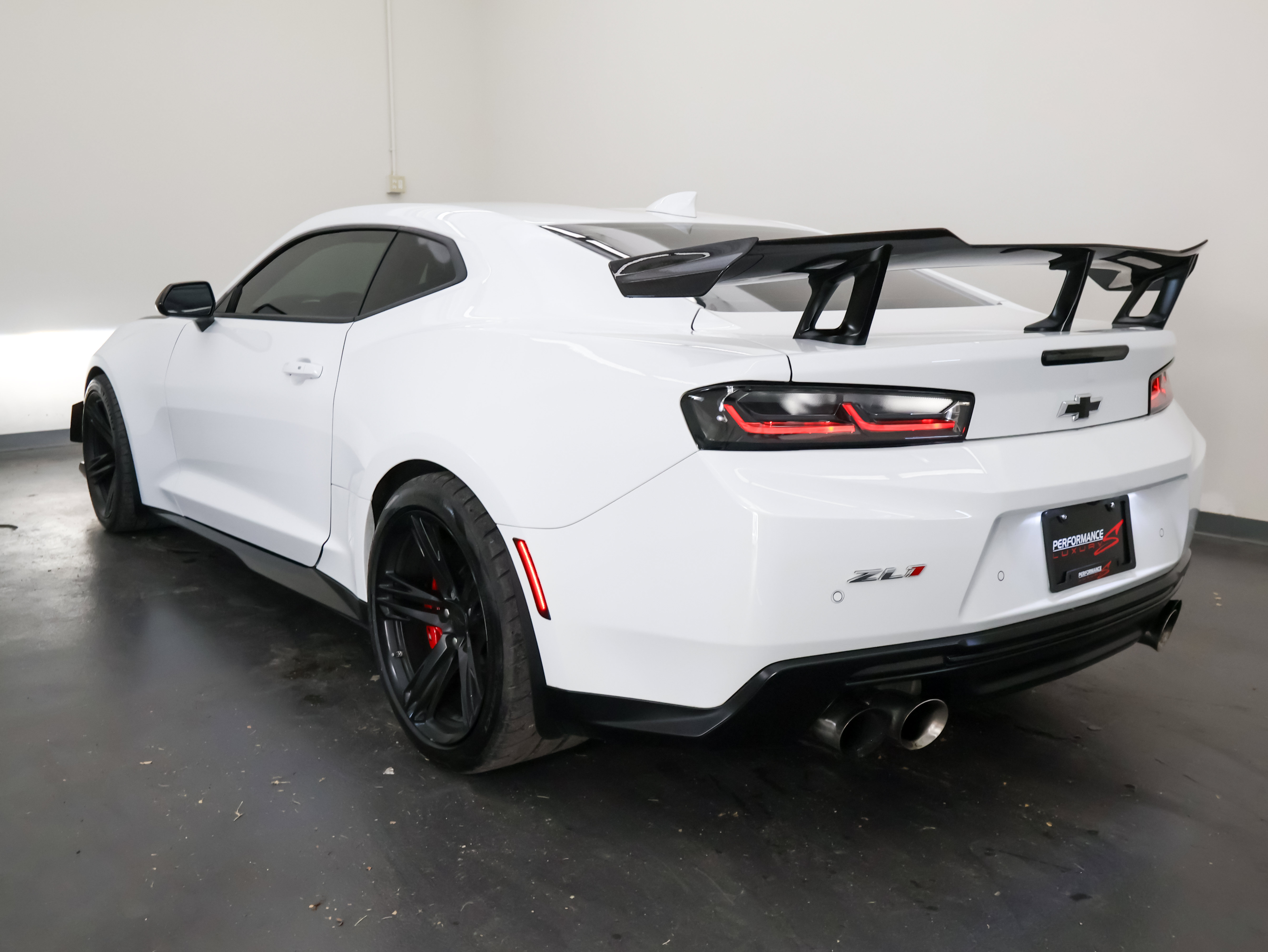 Used 2018 Chevrolet Camaro ZL1 RWD image 5