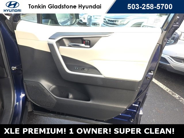 Used 2022 Toyota RAV4 XLE Premium image 21