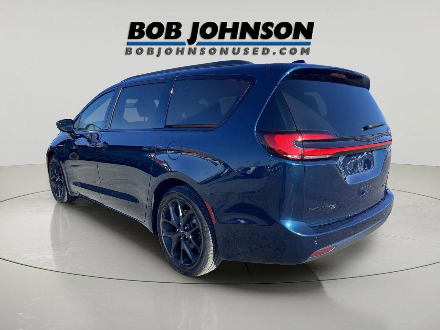 Used 2025 Chrysler Pacifica Limited image 15