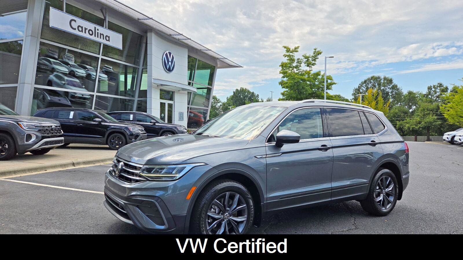 Certified 2023 Volkswagen Tiguan SE FWD image 1