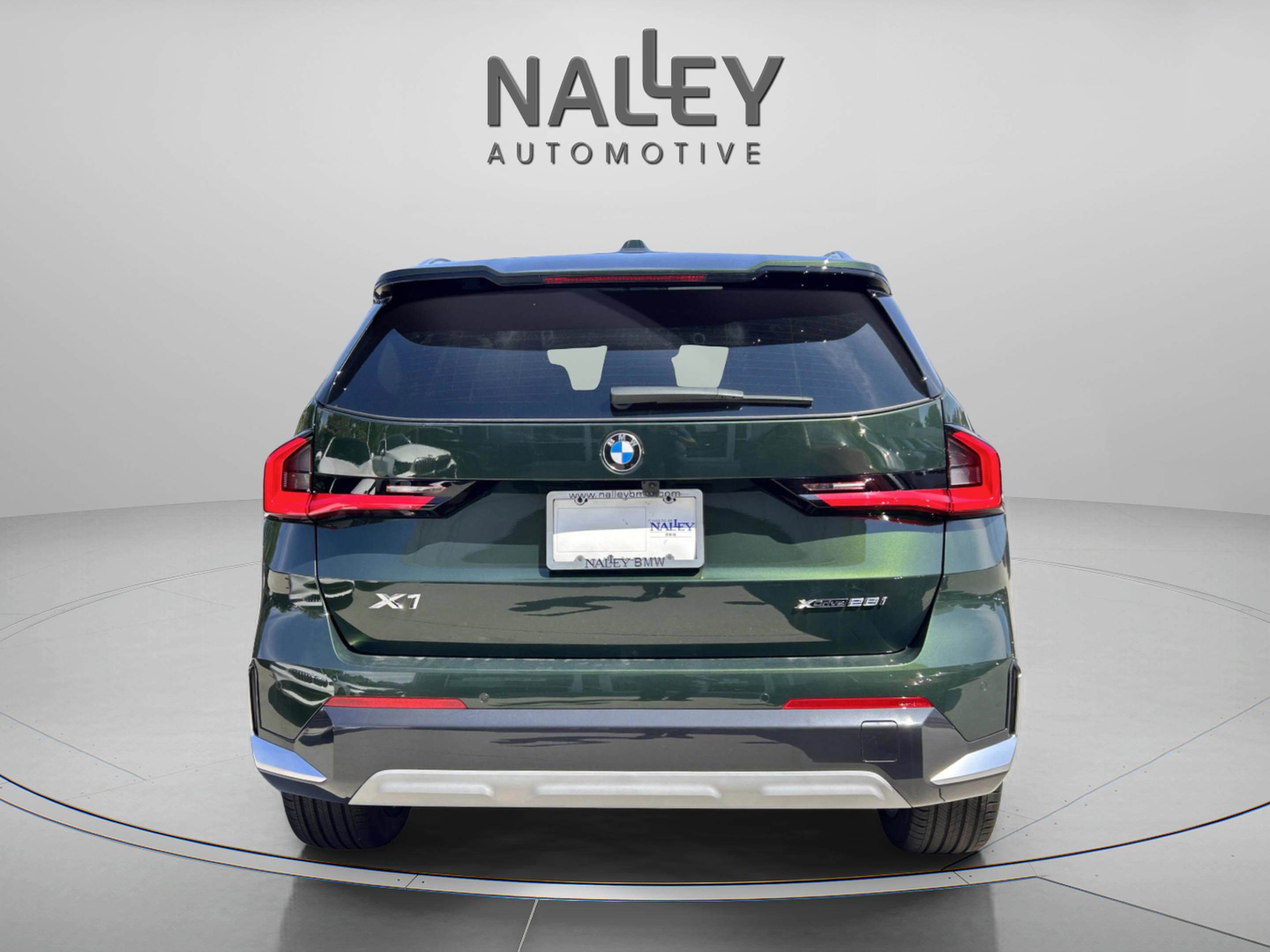 Used 2025 BMW X1 xDrive28i w/ Technology Package image 4