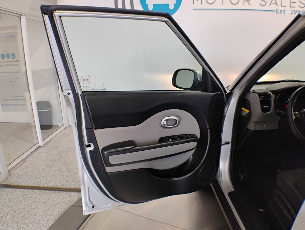 Used 2019 Kia Soul image 48