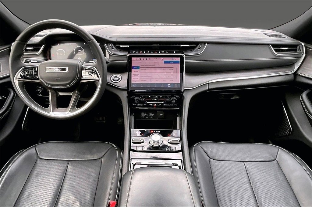 Used 2023 Jeep Grand Cherokee Overland w/ MOPAR Finishing Package image 9