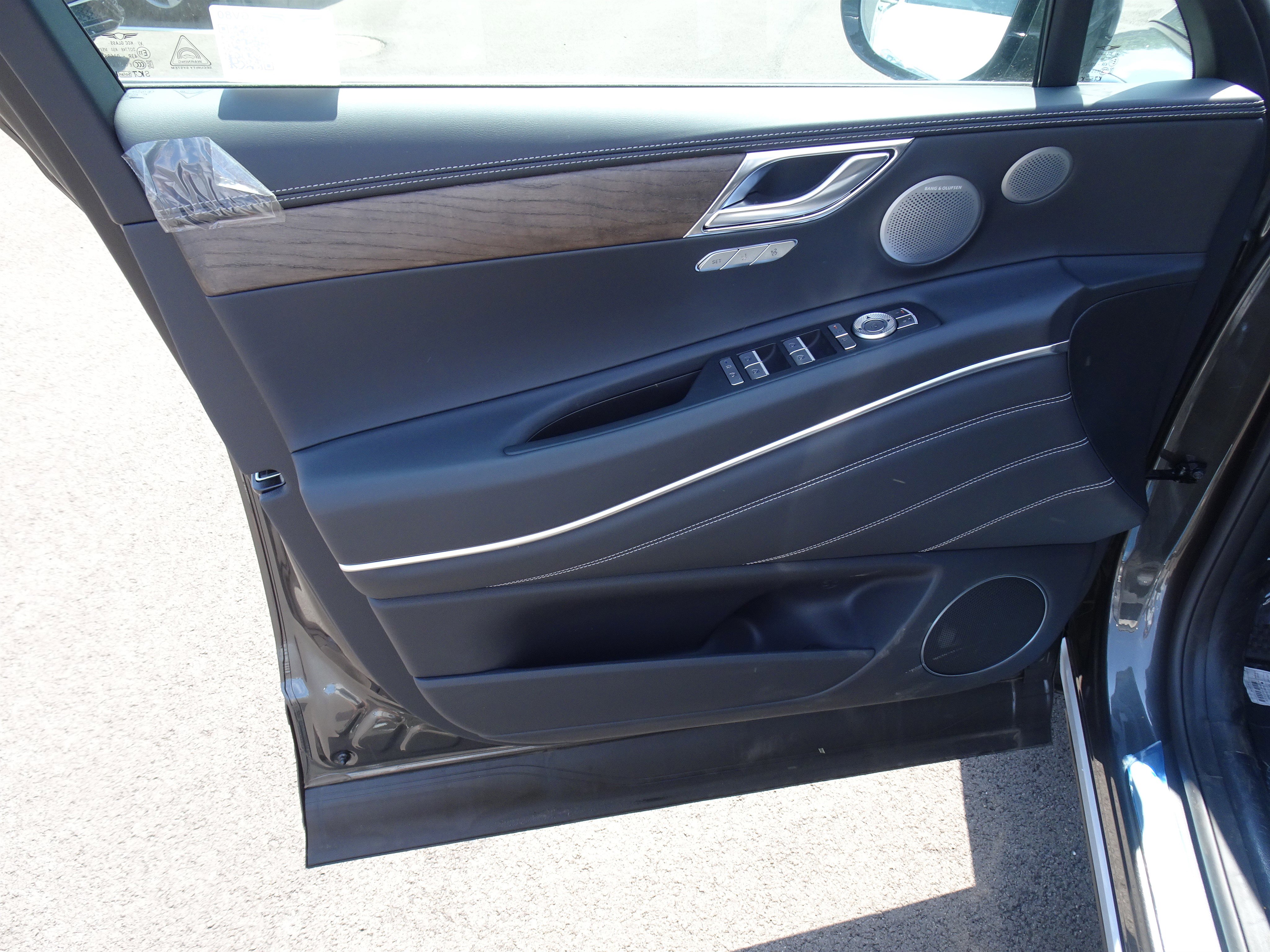 New 2025 Genesis GV80 2.5T Advanced image 8