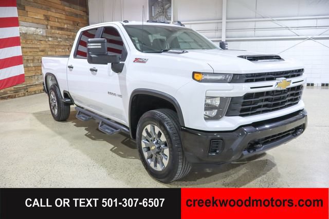 Used 2024 Chevrolet Silverado 2500 Custom w/ Custom Value Package AWD/4WD image 2