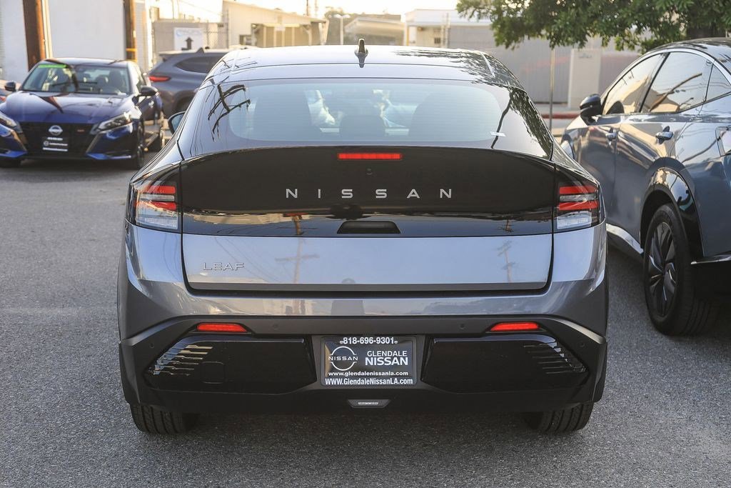 Used 2026 Nissan Leaf SV+ w/ Floor Mat Package (SV+) FWD image 7