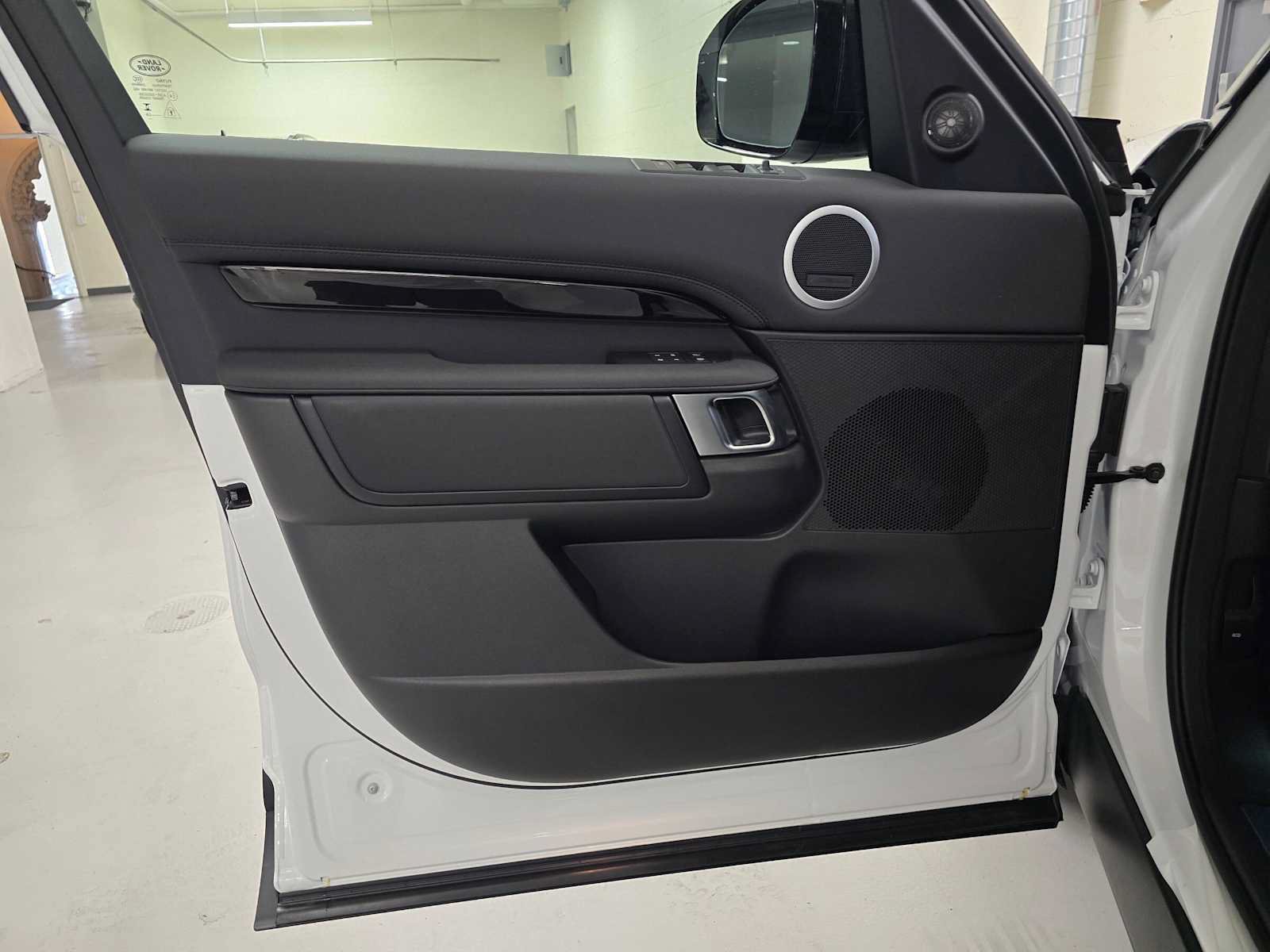 New 2026 Land Rover Discovery S AWD/4WD image 19