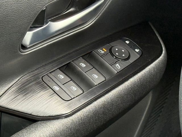 Used 2026 Nissan Kicks SV image 29