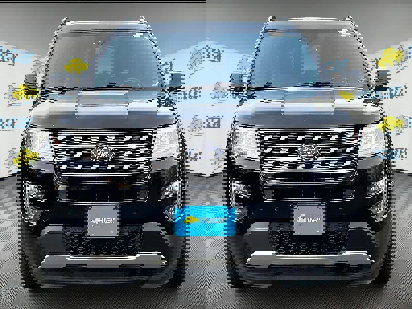 Used 2017 Ford Explorer XLT w/ Equipment Group 202A AWD/4WD image 2