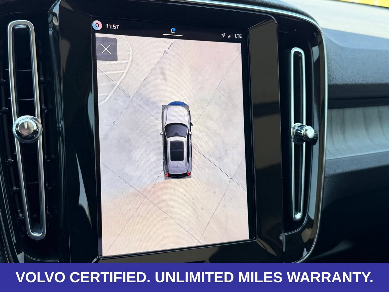 Certified 2026 Volvo XC40 B5 Plus AWD/4WD image 19