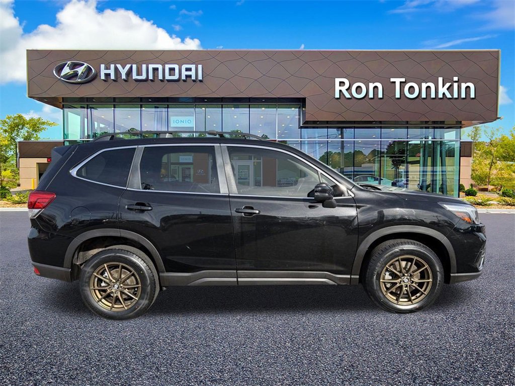 Used 2021 Subaru Forester Limited image 8