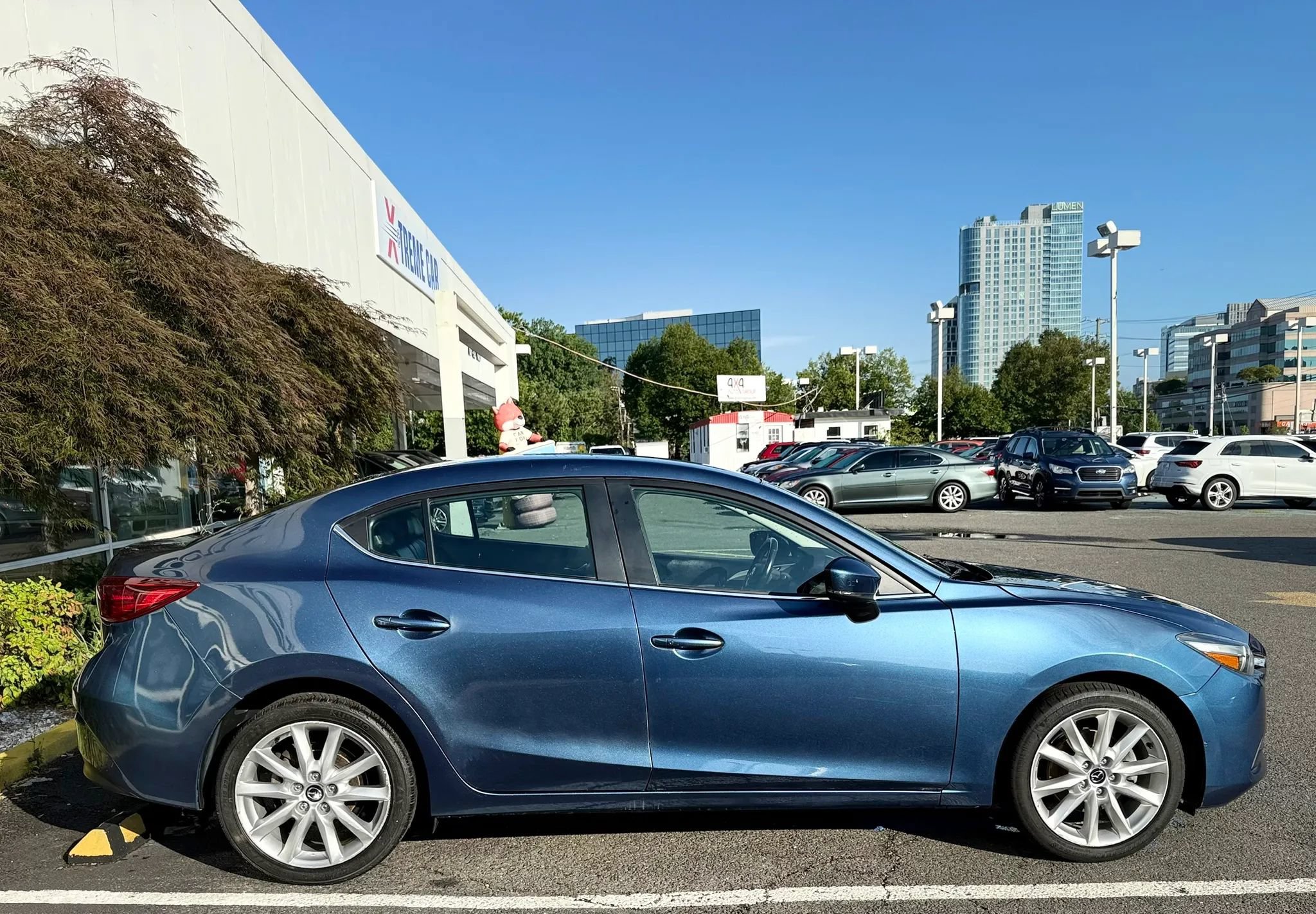 Used 2017 MAZDA MAZDA3 Touring FWD image 8