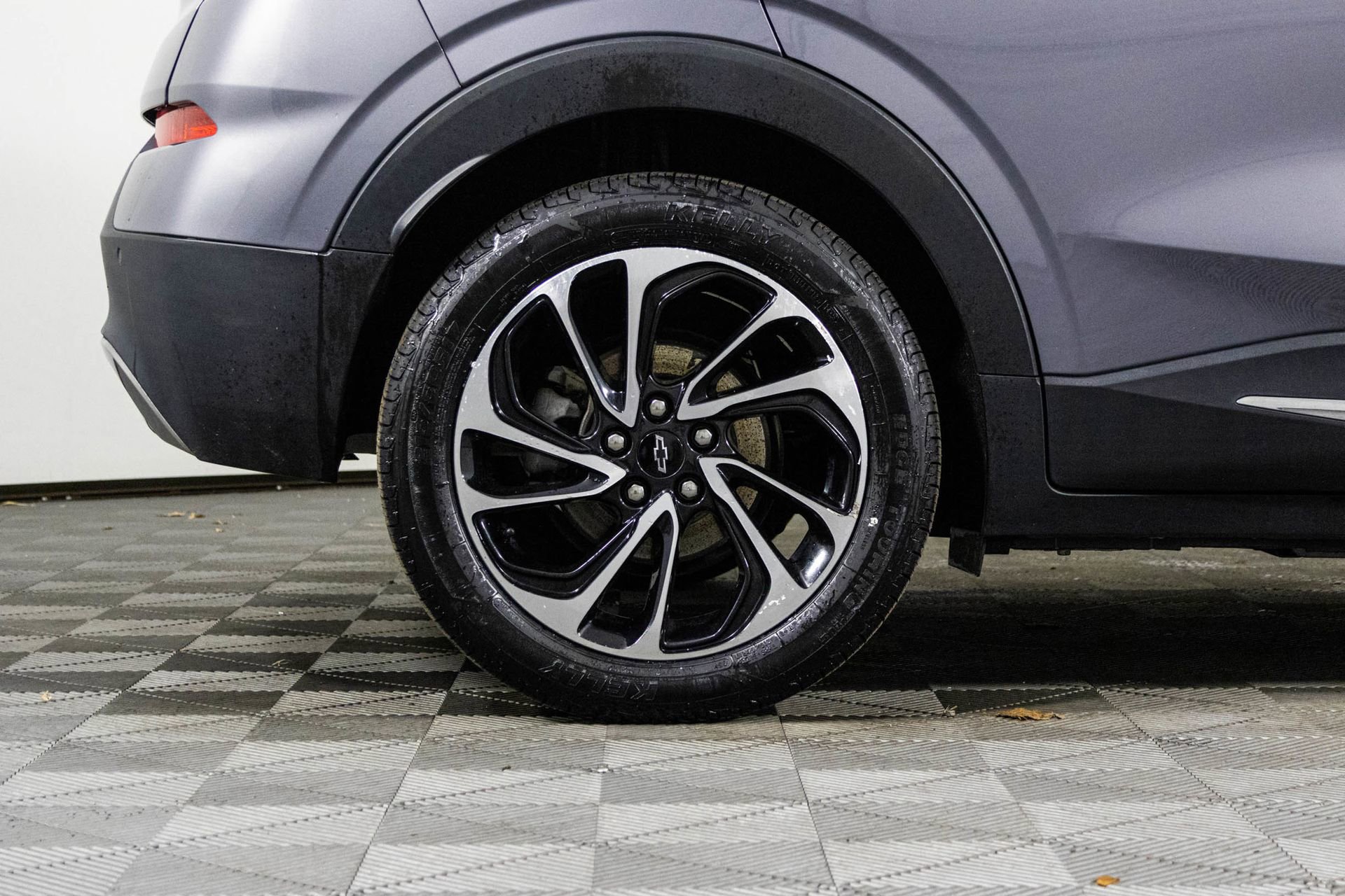 Used 2022 Chevrolet Bolt EUV Premier w/ Sun & Sound Package image 43