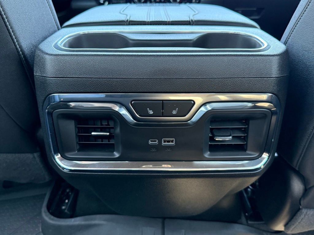 Used 2024 Chevrolet Silverado 2500 High Country w/ High Country Premium Package AWD/4WD image 39