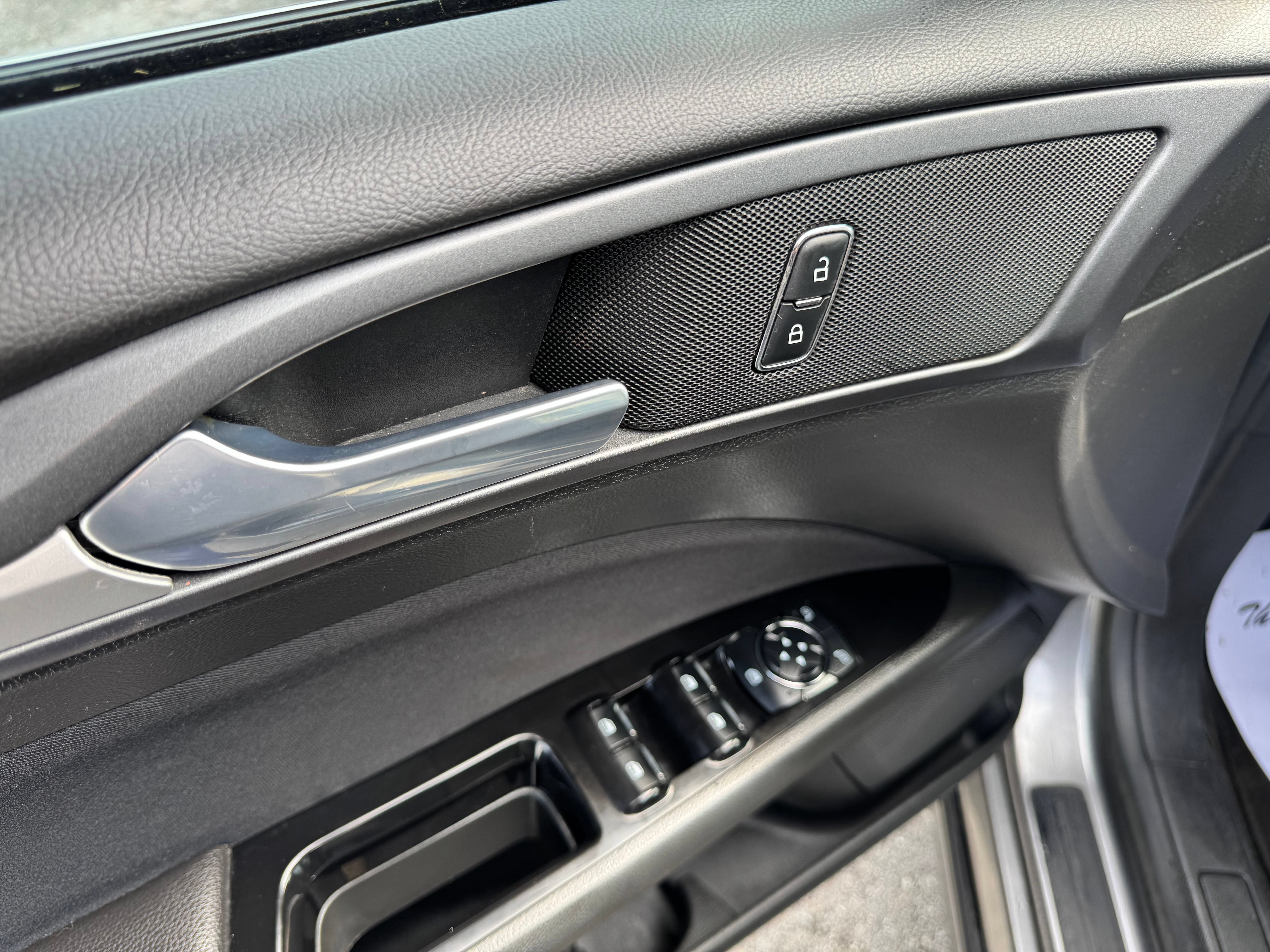 Used 2014 Ford Fusion SE FWD image 26