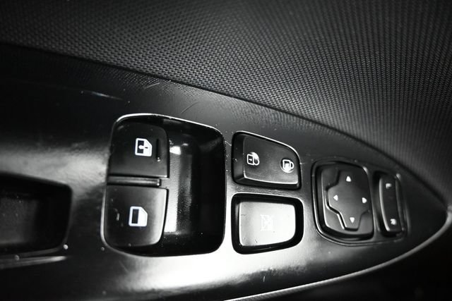 Used 2019 Hyundai Veloster 2.0 Premium FWD image 23