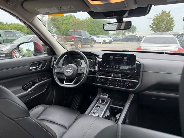 Used 2023 Nissan Pathfinder SL AWD/4WD image 24