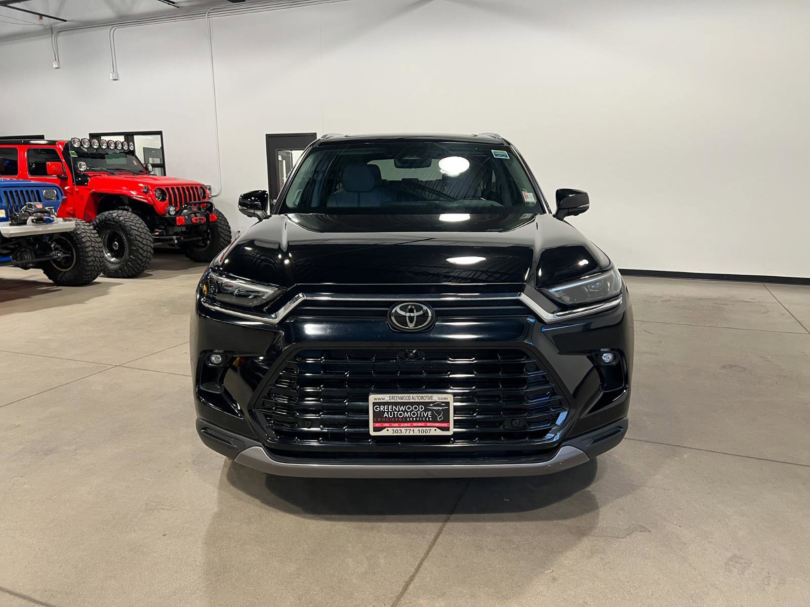 Used 2024 Toyota Grand Highlander AWD image 8