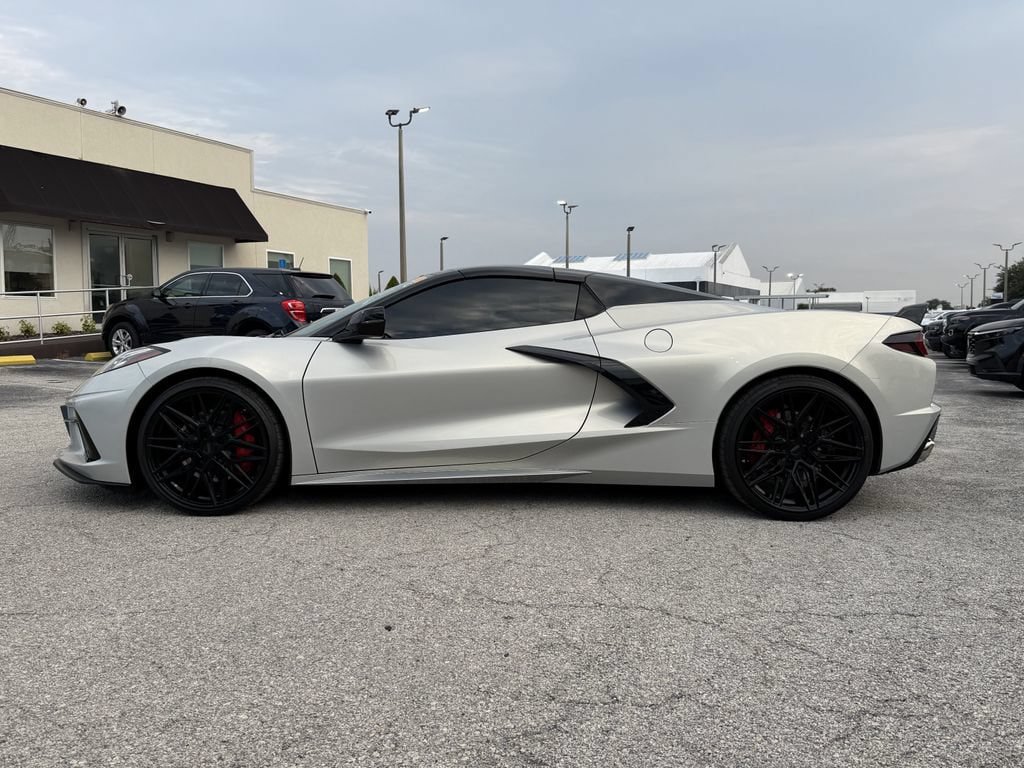 Used 2024 Chevrolet Corvette Stingray Premium Conv w/ Z51 Performance Package RWD image 8