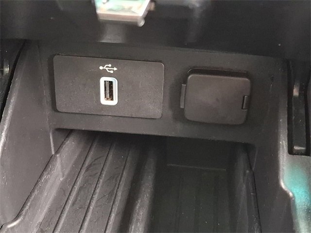 Used 2017 Ford Explorer XLT w/ Equipment Group 202A image 26