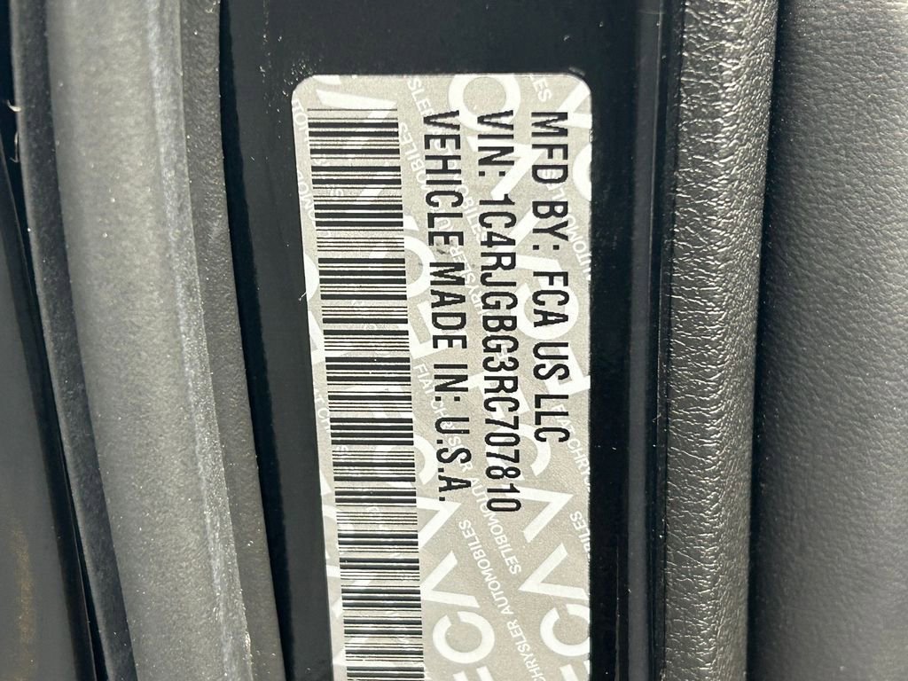 Used 2024 Jeep Grand Cherokee Limited w/ Luxury Tech Group II image 52