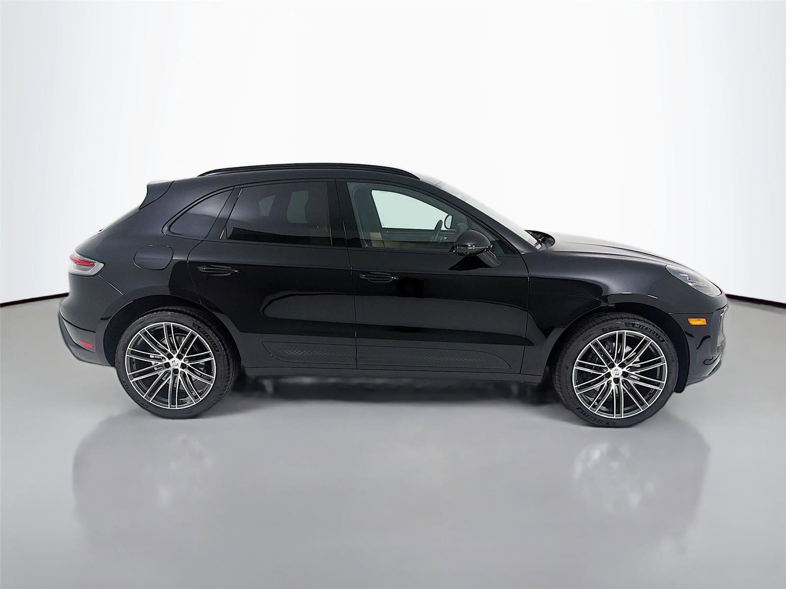 Used 2026 Porsche Macan AWD/4WD image 28