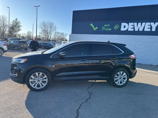 Used 2022 Ford Edge Titanium w/ Equipment Group 301A image 2
