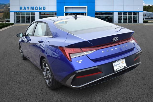 Used 2025 Hyundai Elantra SEL image 6
