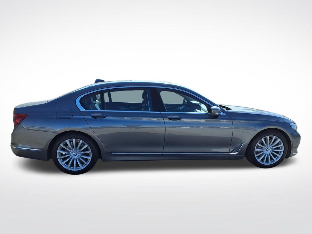 Used 2018 BMW 740i RWD image 5