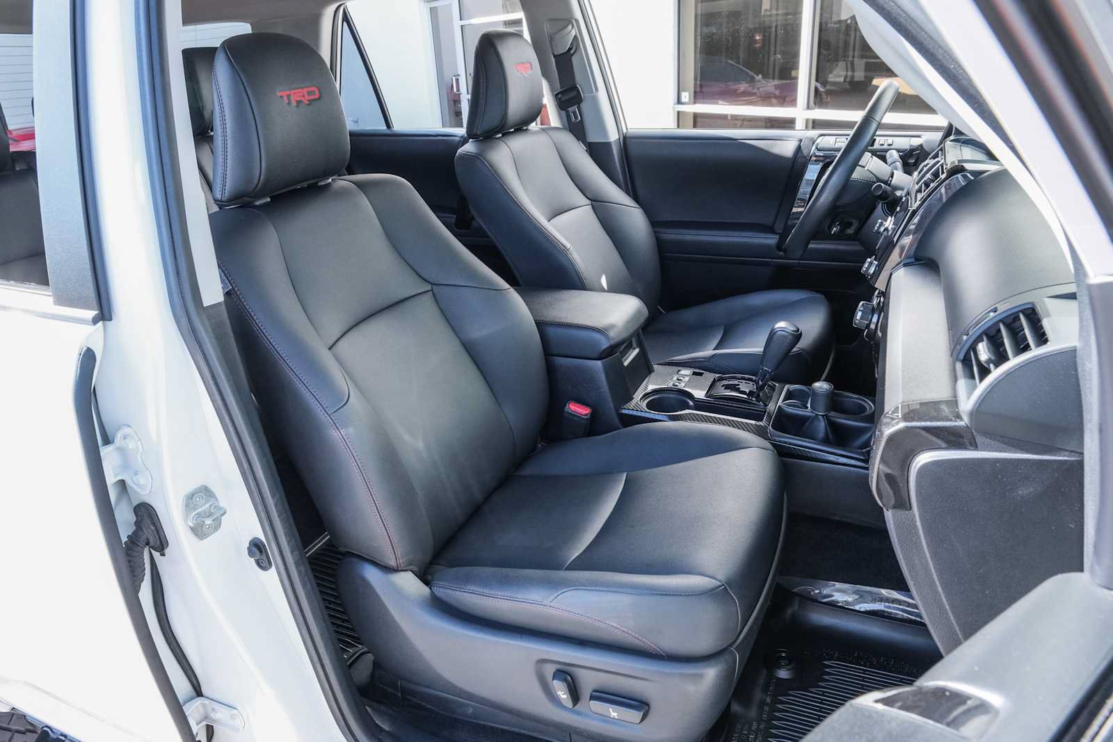 Used 2020 Toyota 4Runner Venture w/ Moonroof Package AWD/4WD image 26