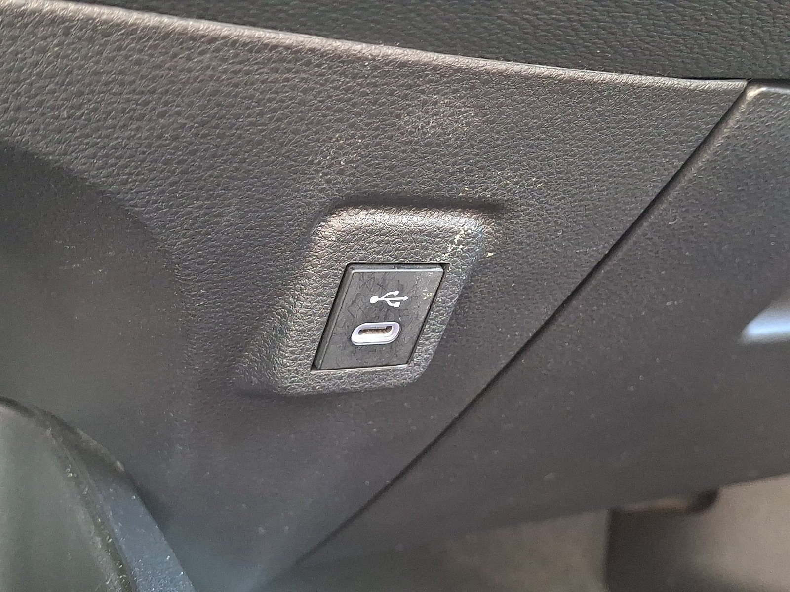 Used 2025 Toyota Corolla LE FWD image 24