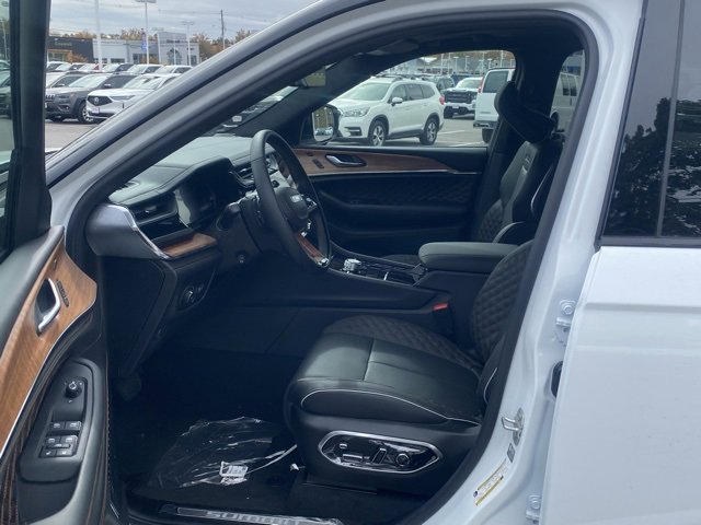 New 2025 Jeep Grand Cherokee L Summit image 16