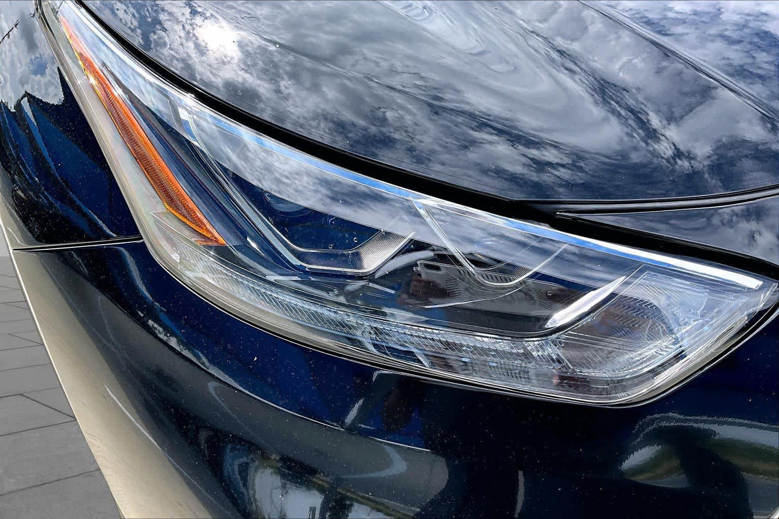 Used 2025 Toyota Highlander Platinum AWD/4WD image 28