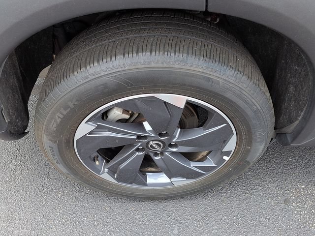 Used 2025 Nissan Rogue SV FWD image 9