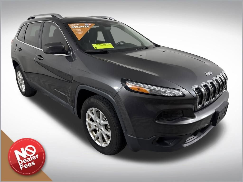 Used 2017 Jeep Cherokee Latitude w/ Comfort/Convenience Group image 1
