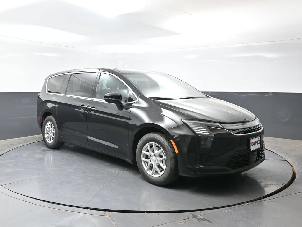 New 2027 Chrysler Pacifica Select w/ Family Tech Group FWD image 3