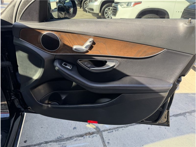Used 2018 Mercedes-Benz C 300 Sedan image 28