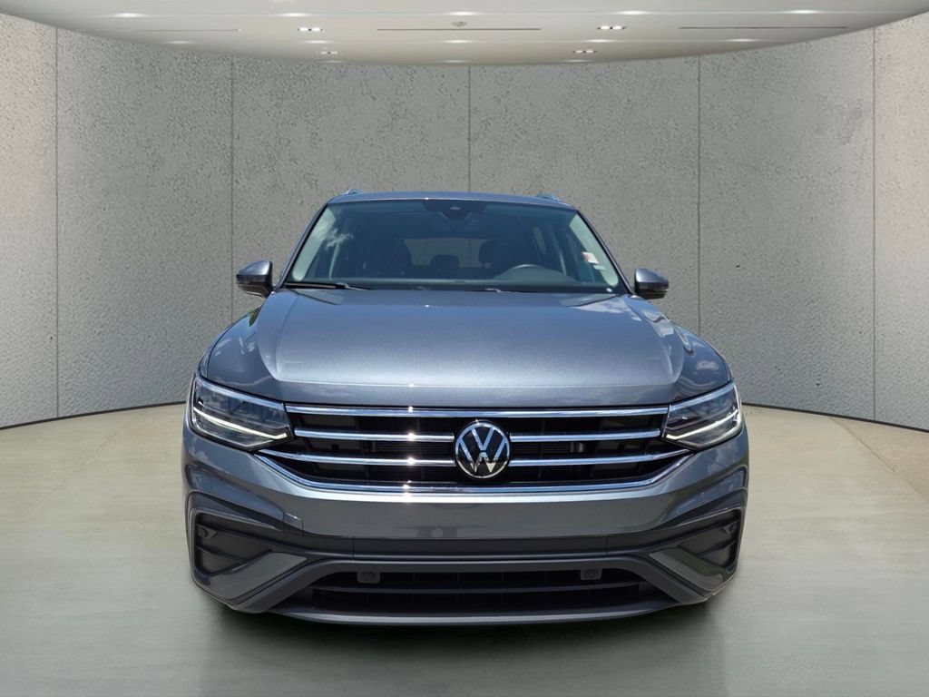 Used 2024 Volkswagen Tiguan SE FWD image 12