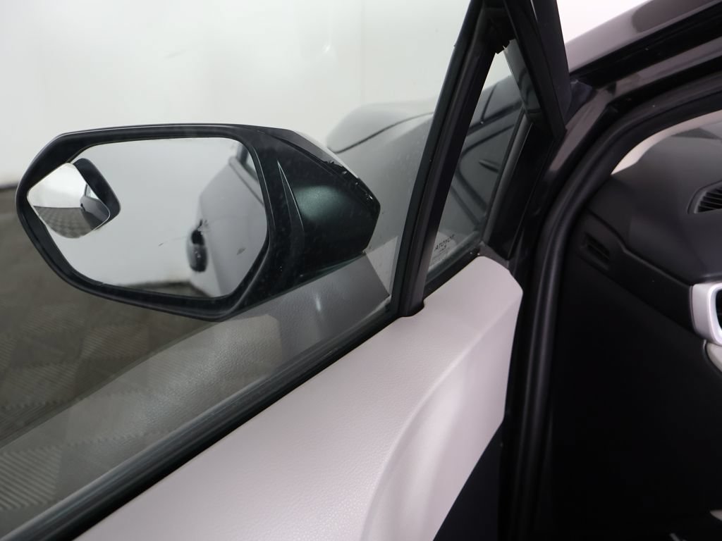 Used 2025 Toyota Corolla LE FWD image 31