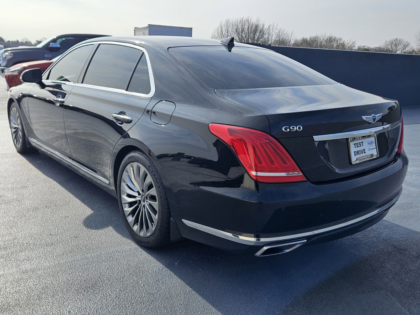 Used 2017 Genesis G90 5.0 Ultimate image 4