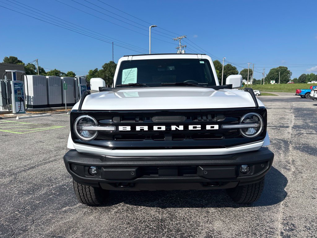 Used 2025 Ford Bronco Outer Banks AWD/4WD image 8