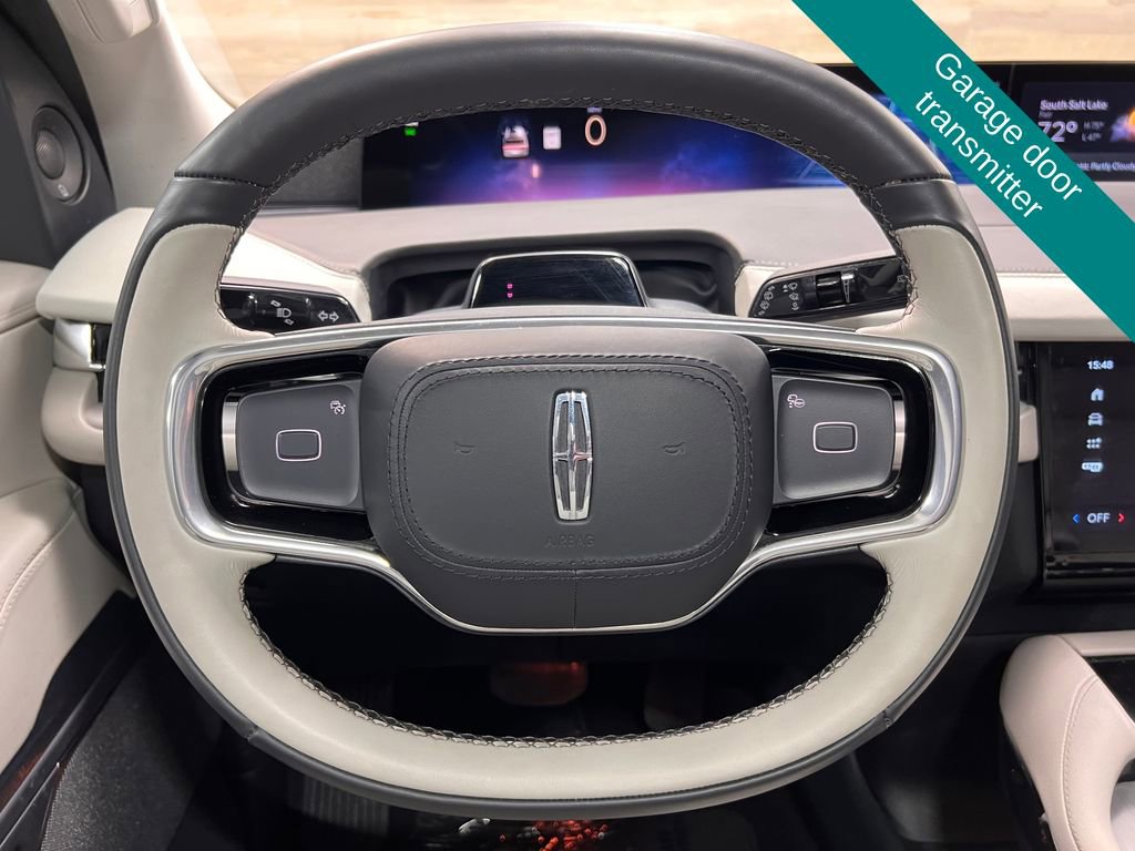 Used 2025 Lincoln Navigator L Reserve image 9