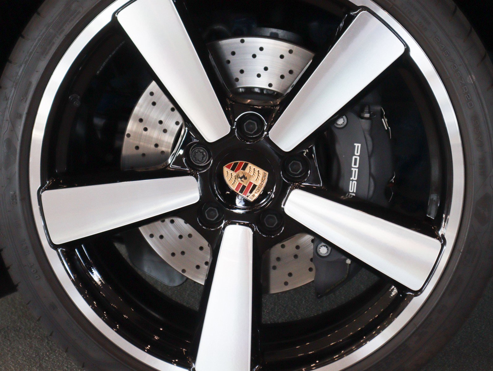 Certified 2025 Porsche 911 Carrera image 26