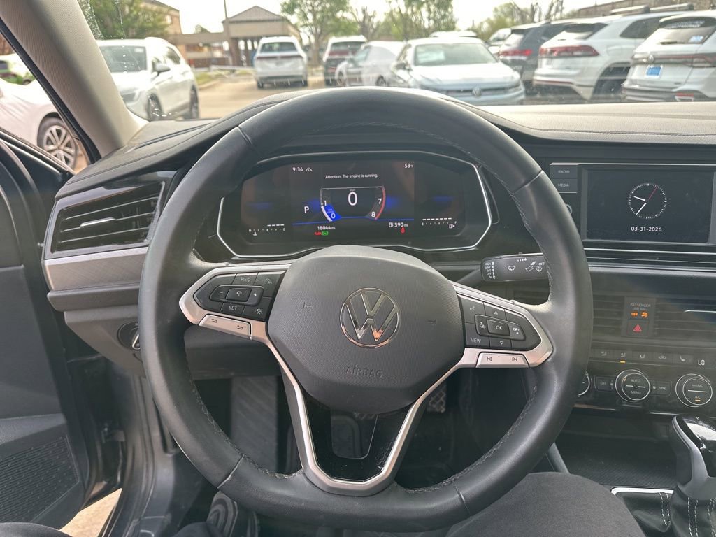 Used 2024 Volkswagen Jetta SE image 18