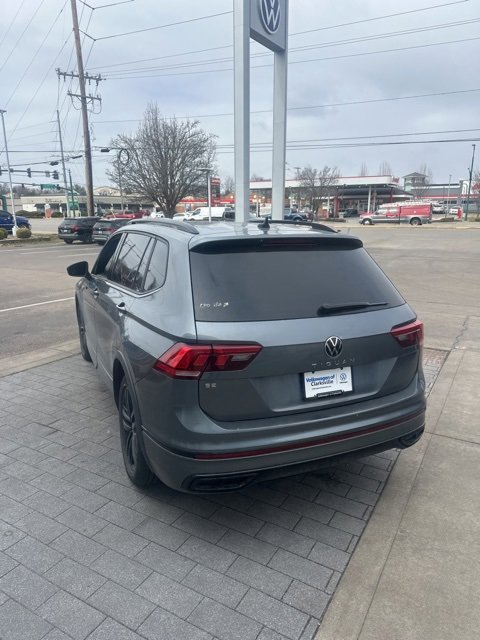 Used 2022 Volkswagen Tiguan SE R-Line image 10