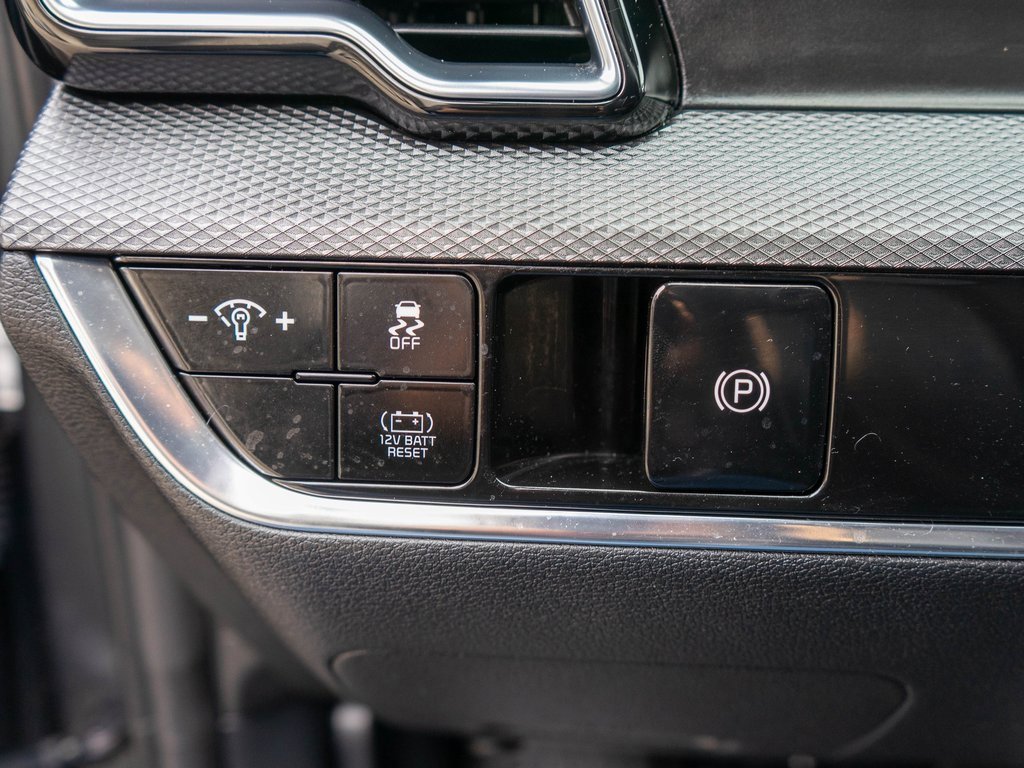 Certified 2024 Kia Sportage LX image 17